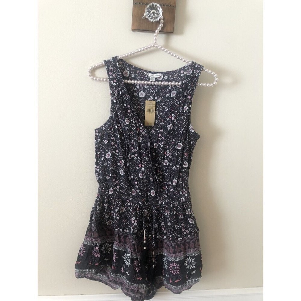 NWT American Eagle Outfitters Womens Size XS Romper Gray Pink Floral Sleeveless